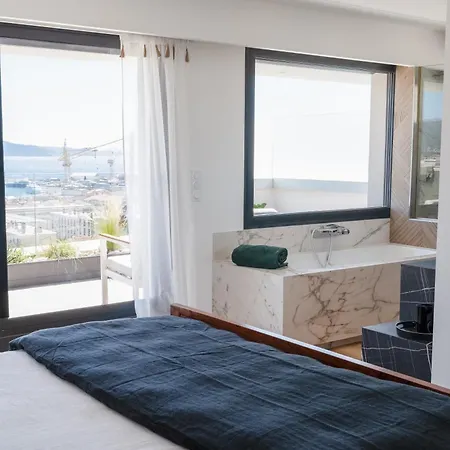 Vue Piscine Privee Et Parking Prive Apartman La Ciotat